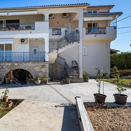 Apartment 1 Bedroom Nice In *