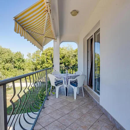 Apartment 1 Bedroom Nice In